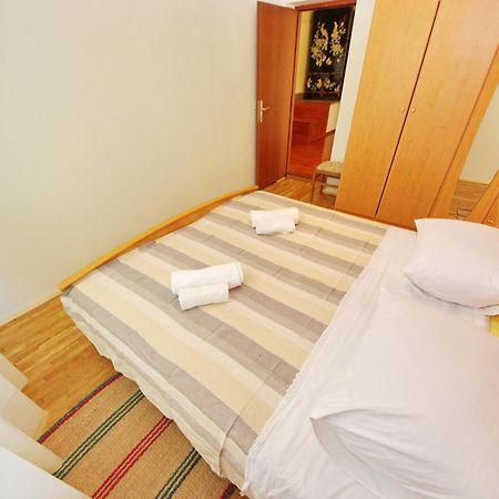 Apartments Eduard Vrsi Bagian luar foto
