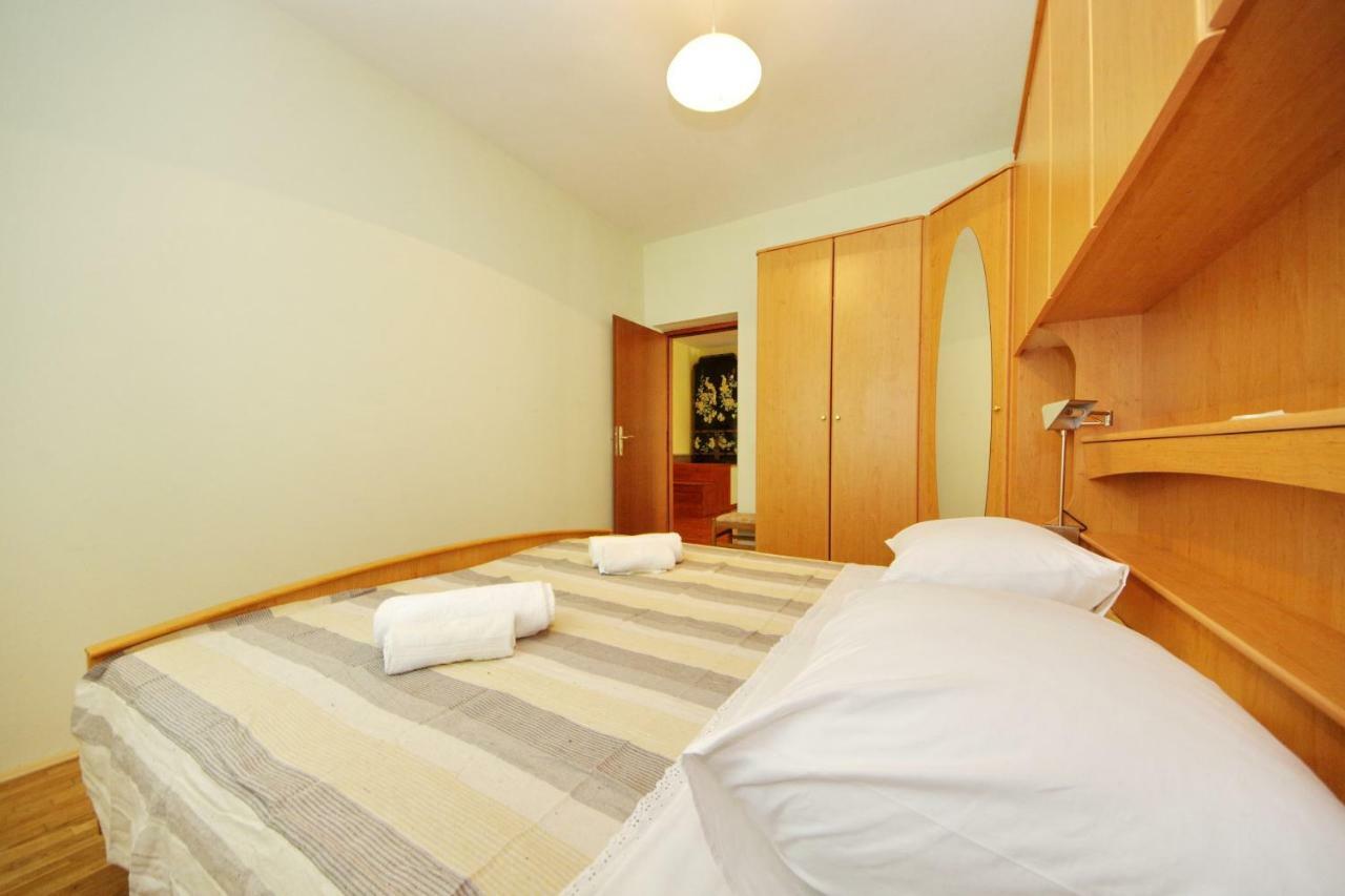 Apartments Eduard Vrsi Bagian luar foto