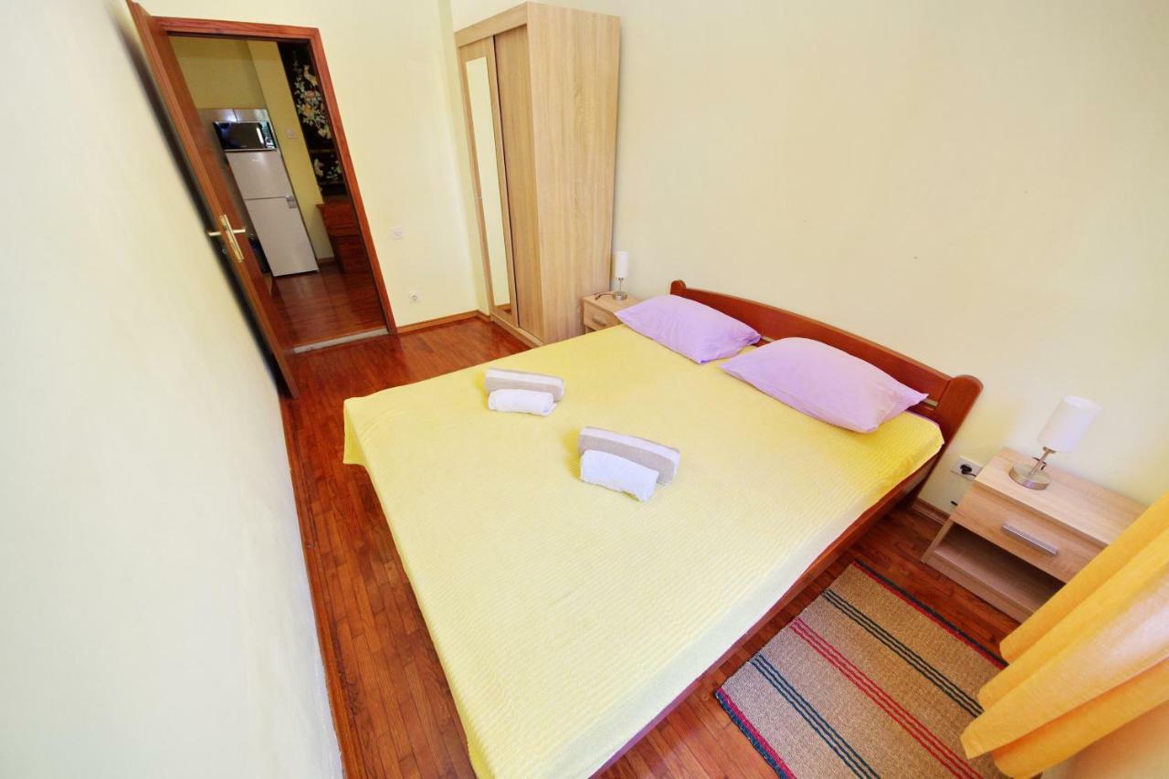 Apartments Eduard Vrsi Bagian luar foto