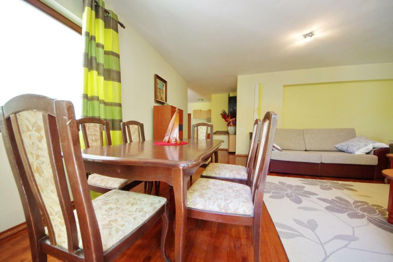 Apartments Eduard Vrsi Bagian luar foto