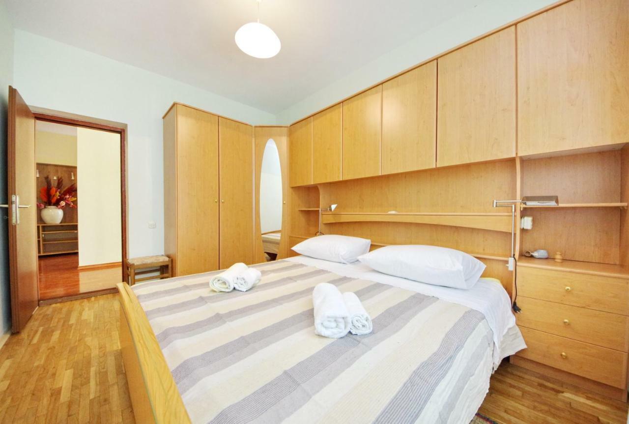 Apartments Eduard Vrsi Bagian luar foto