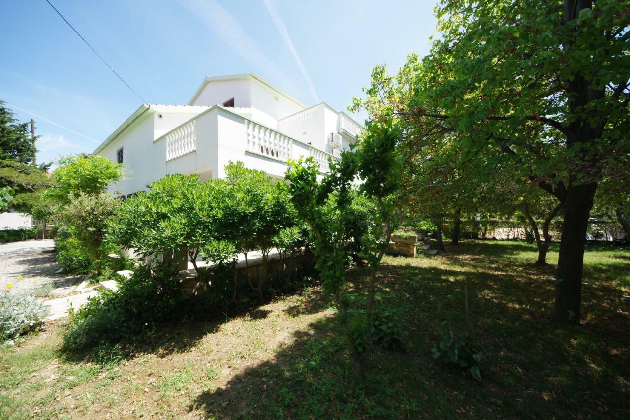 Apartments Eduard Vrsi Bagian luar foto