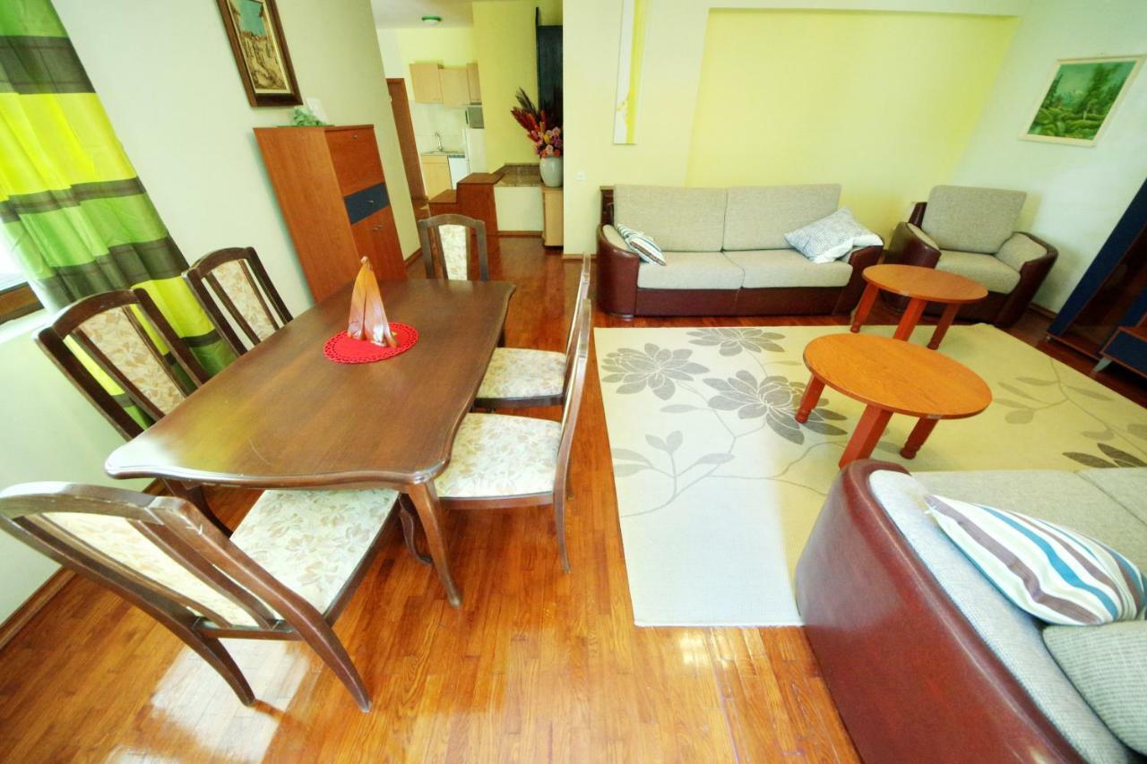 Apartments Eduard Vrsi Bagian luar foto