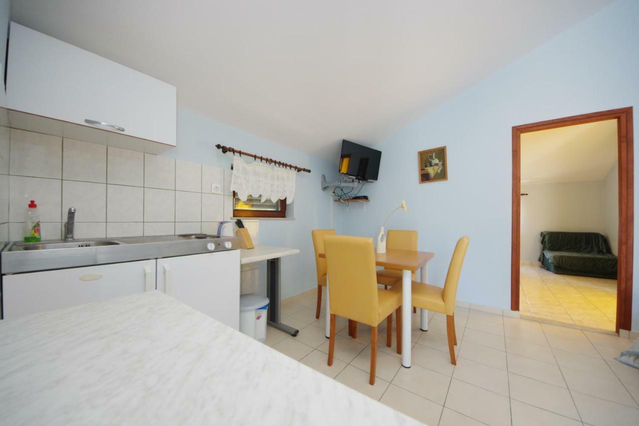 Apartments Eduard Vrsi Bagian luar foto