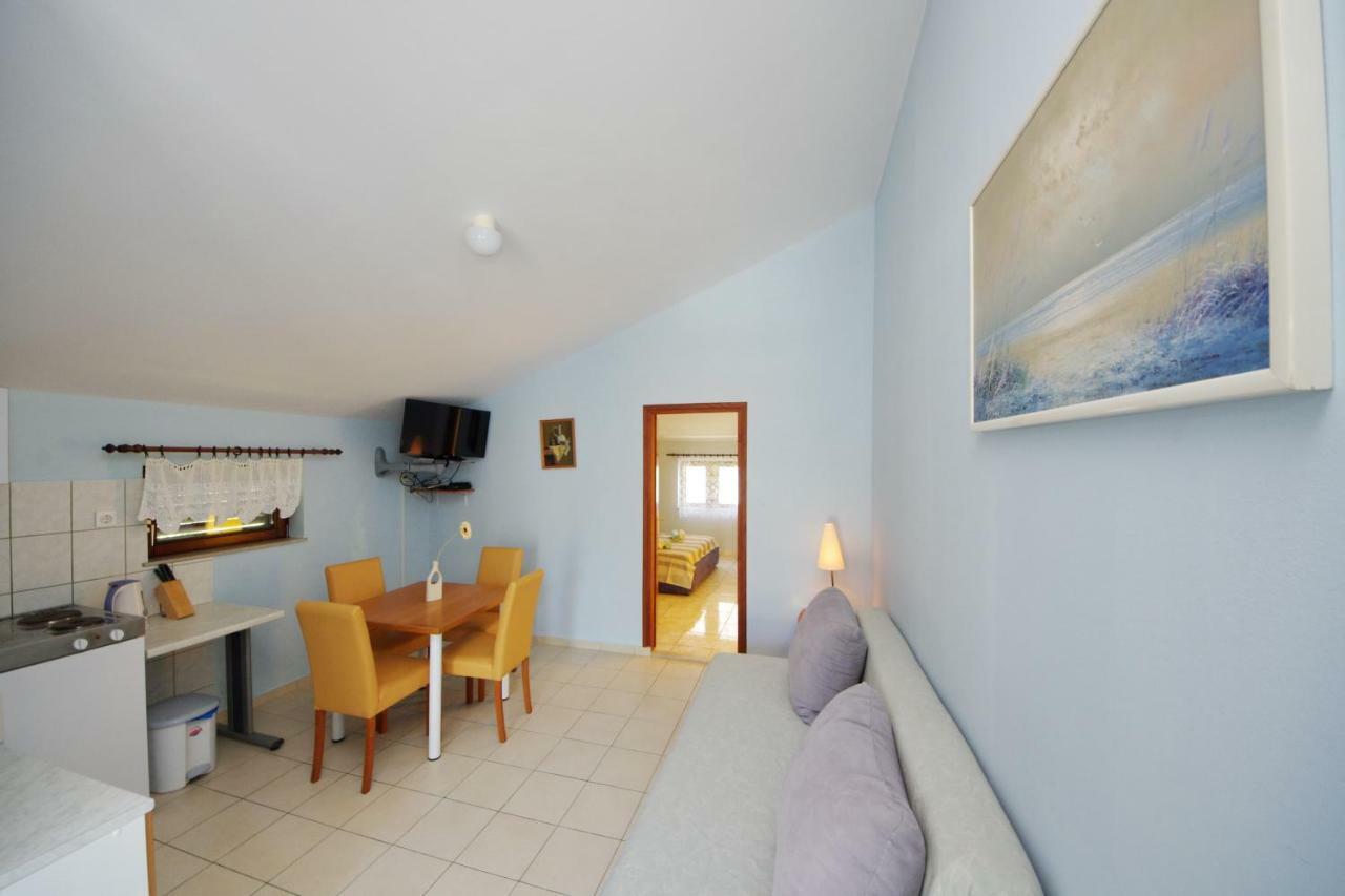 Apartments Eduard Vrsi Bagian luar foto