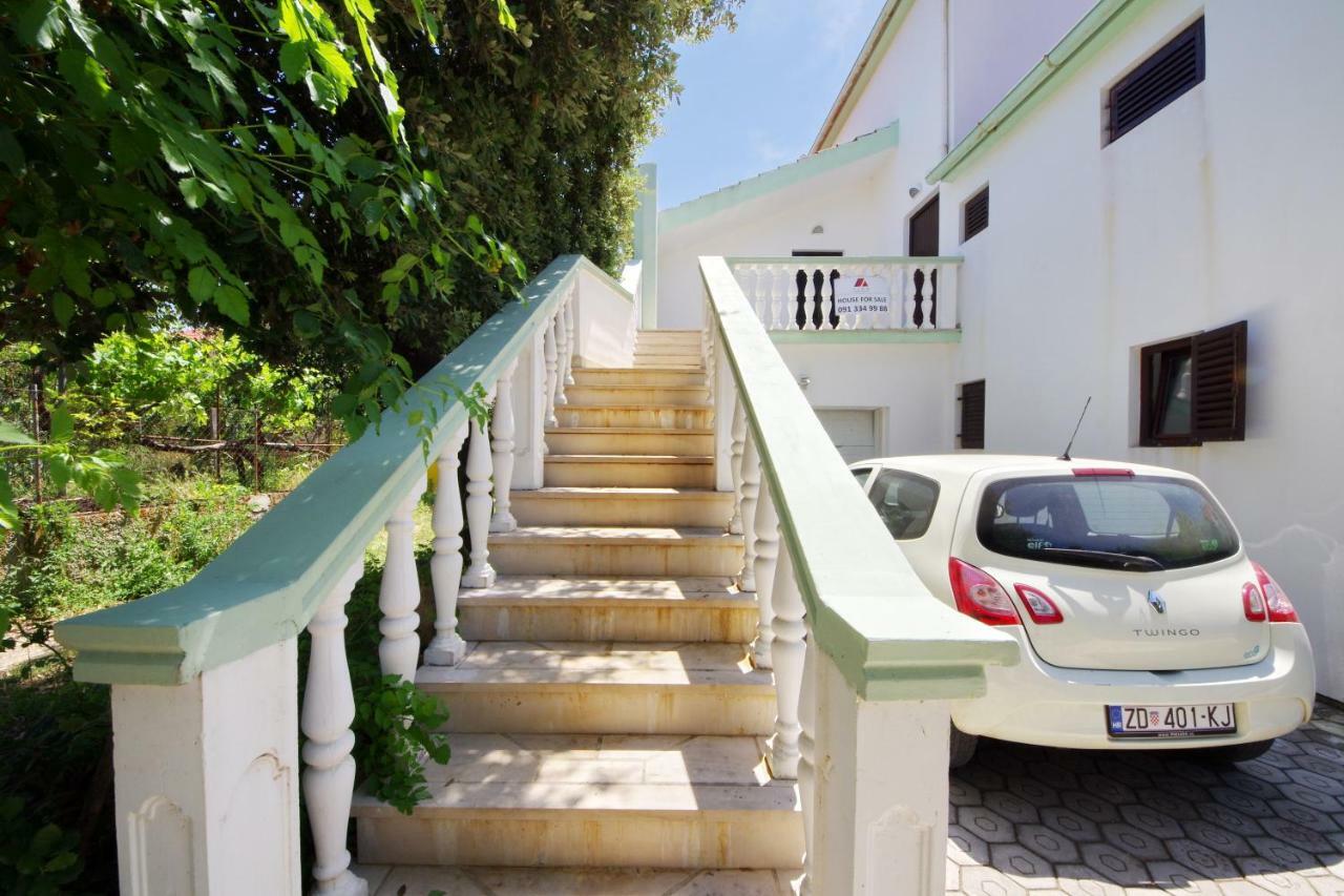 Apartments Eduard Vrsi Bagian luar foto