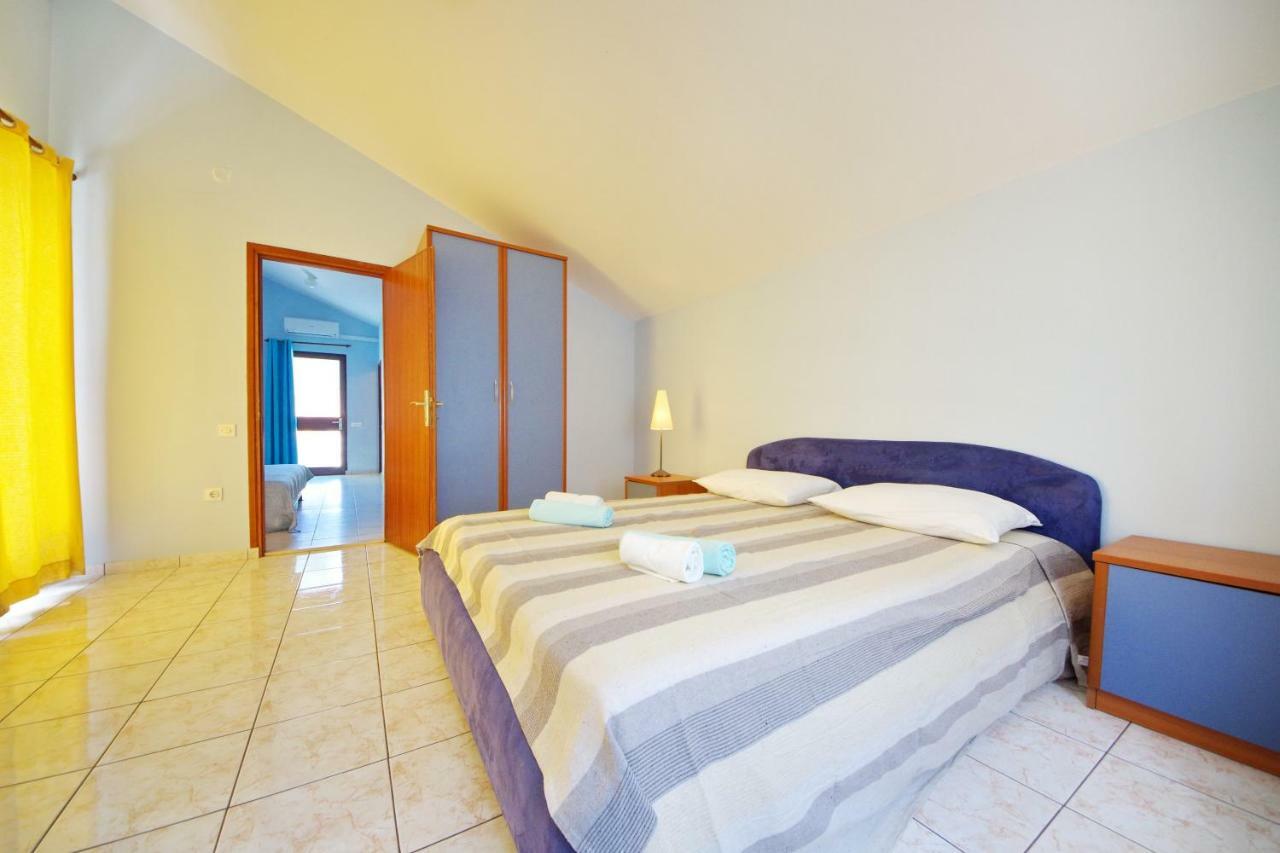 Apartments Eduard Vrsi Bagian luar foto