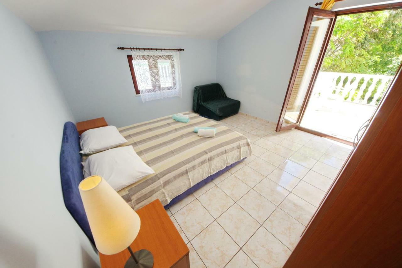 Apartments Eduard Vrsi Bagian luar foto